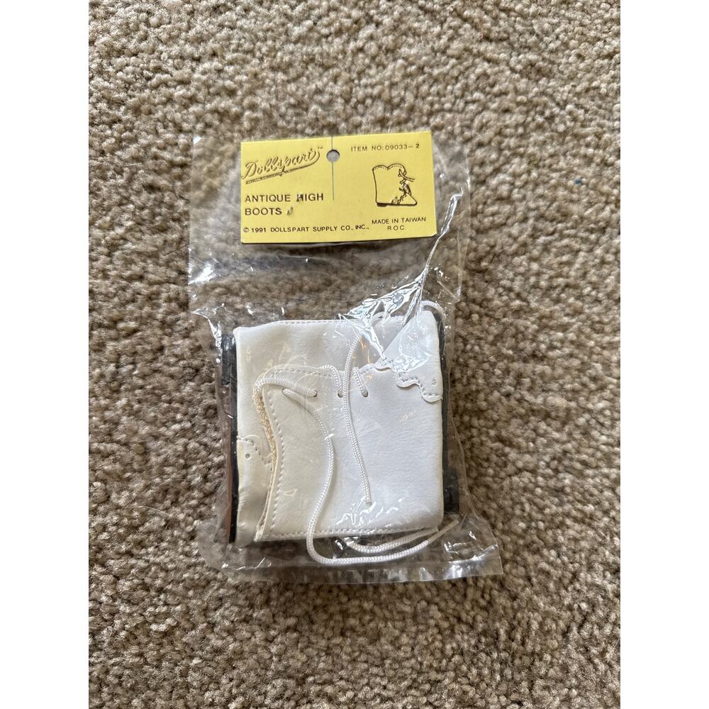 Vintage Dollspart Antique High Boots Lace up Taiwan 1991 white New old stock